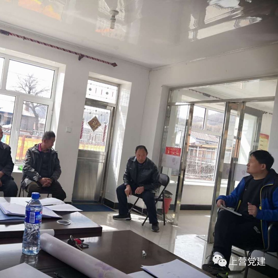 上营镇党委成员入村督导扫黑除恶工作