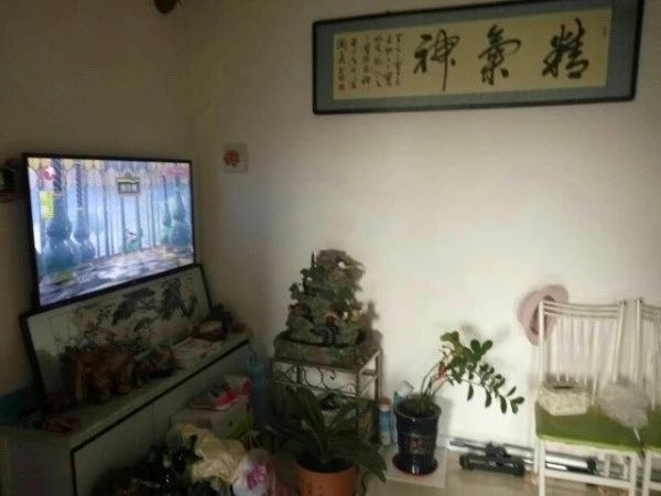 房屋出售：工商银行住宅楼6楼
