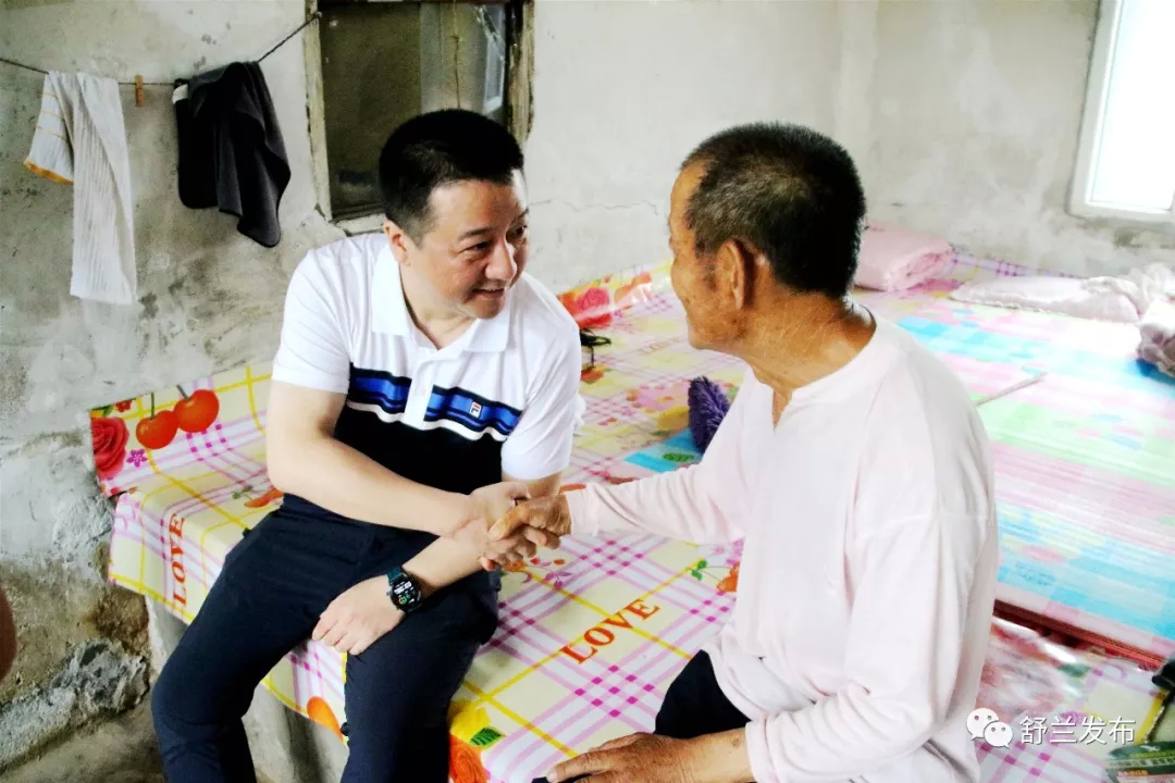 【脱贫攻坚】舒兰市领导到开原镇遍访贫困户并调研软弱涣散村党组织整顿工作