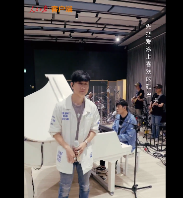“双J”合体致敬白衣天使