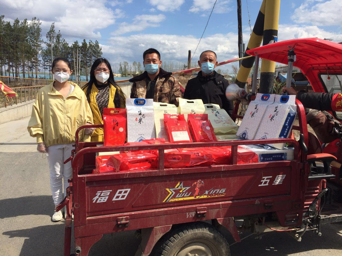 爱心村民助力疫情防控
