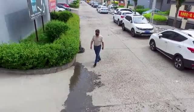 【舒兰加油 同心抗疫】舒兰市无人机助力小区管控