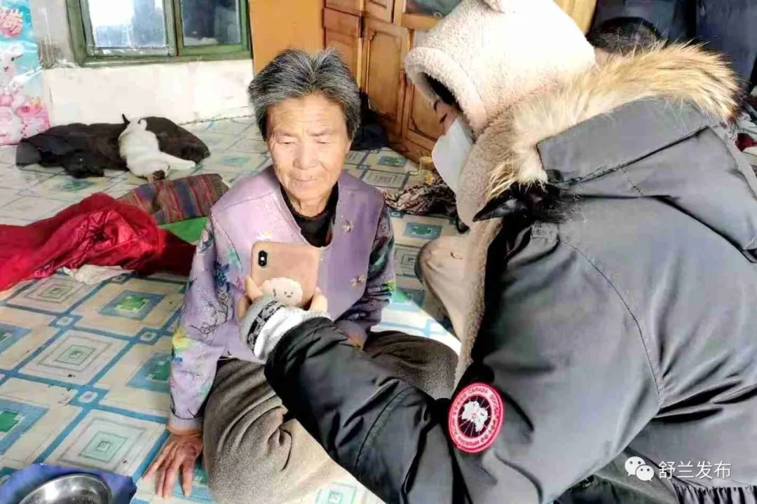舒兰市七里乡新时代文明实践所开展助力防控志愿服务活动
