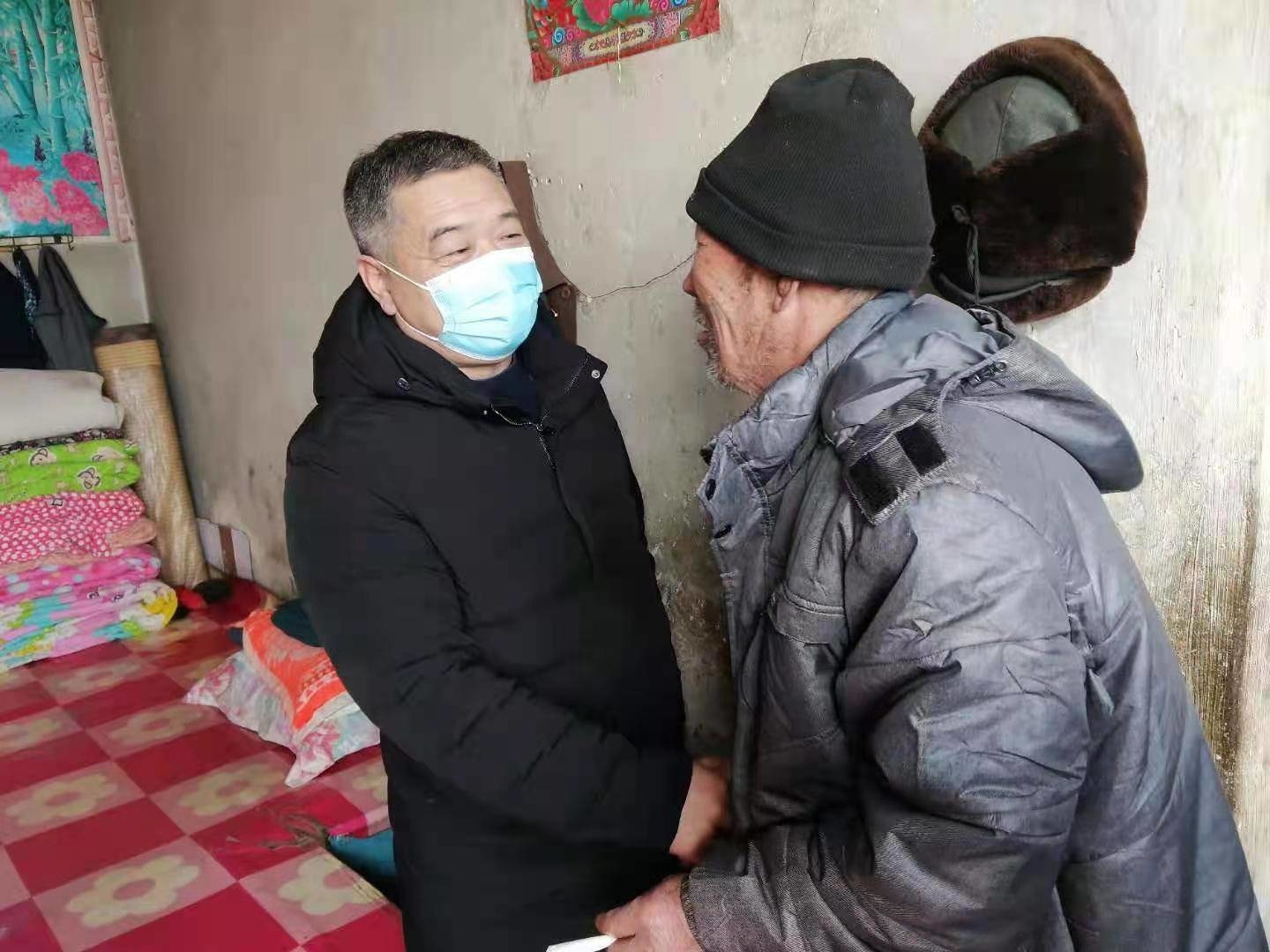 舒兰市水曲柳林场走访慰问困难党员和困难职工