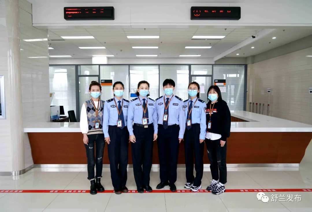 【巾帼心向党 致敬“她”力量】绽放在出入境窗口的美丽警花