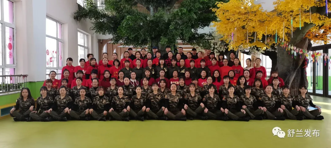 【巾帼心向党 致敬“她”力量】五叶树下的童心守护者