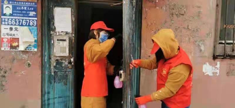 舒兰市社保局开展“创建文明城，党员做先锋”主题党日活动