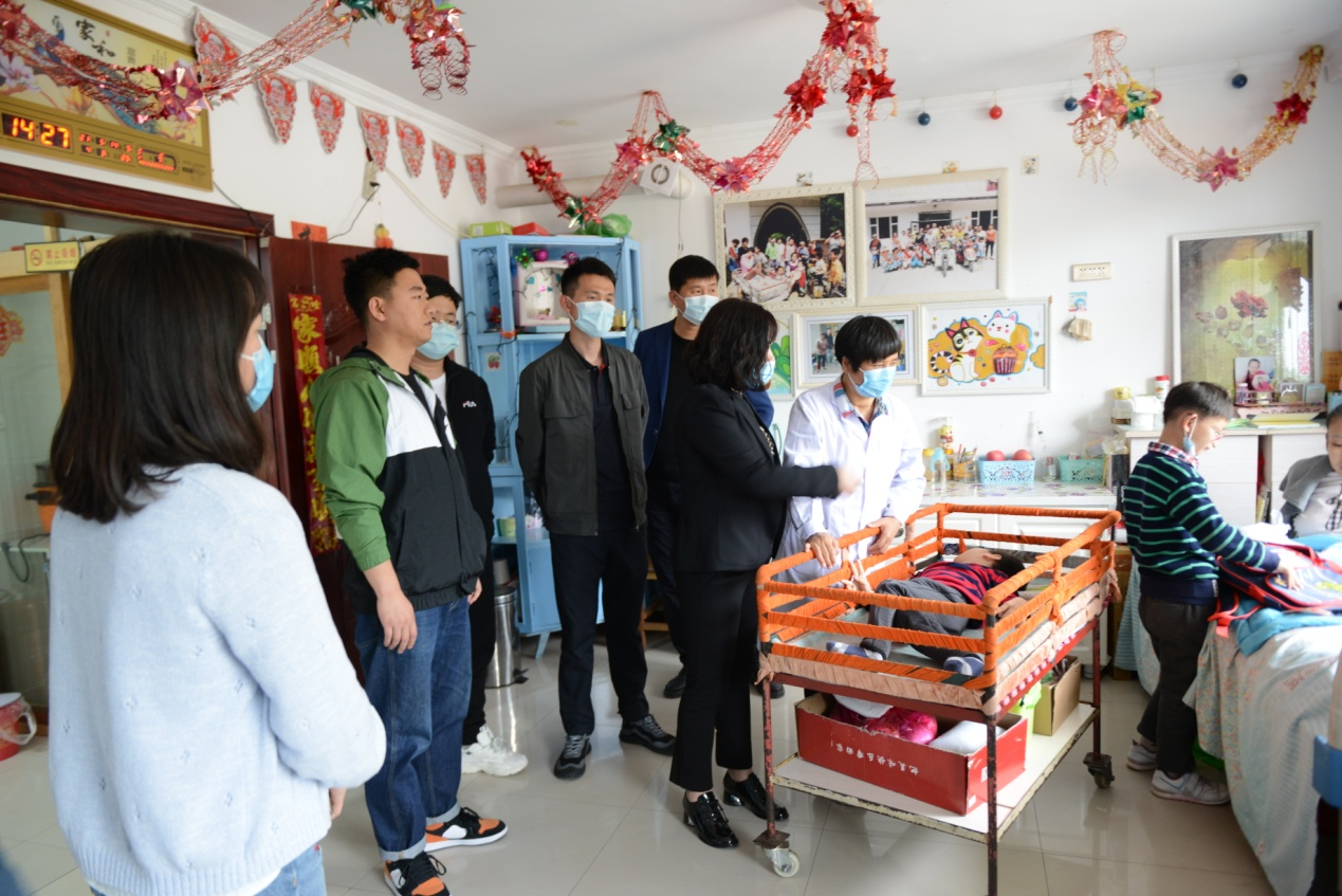 舒兰市纪委监委、巡察办开展“最美劳动者 关爱孤儿成长”主题党日活动