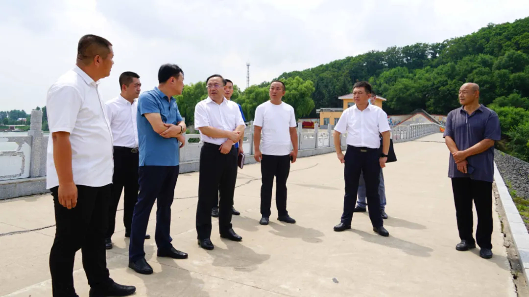 舒兰市代市长张立春到亮甲山水库检查防汛抗旱工作