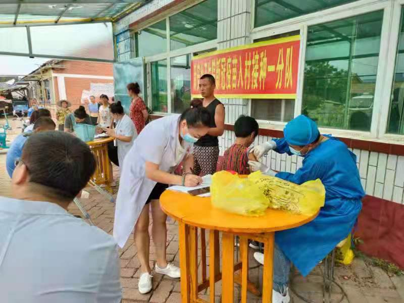 【我为群众办实事】舒兰市新安乡：零距离服务群众 送疫苗下乡进村