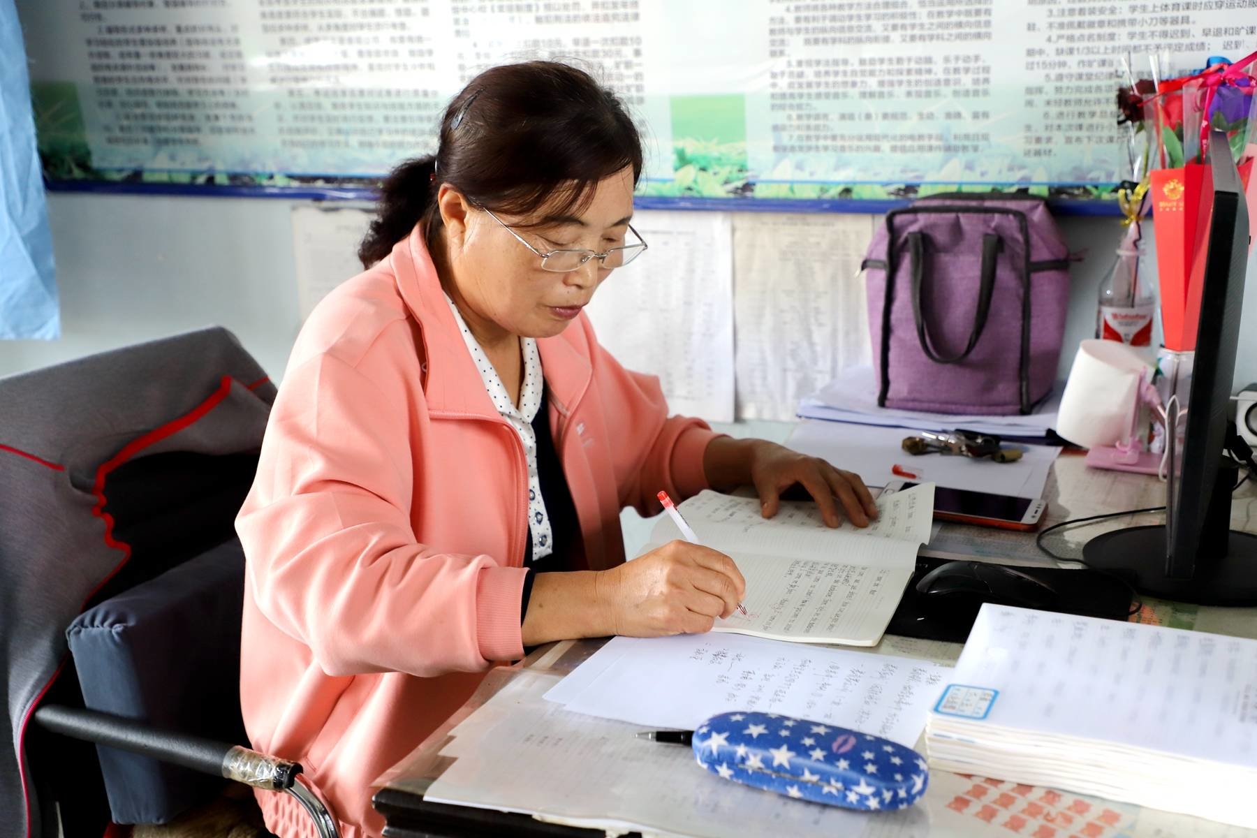 致敬最美教师丨扎根乡村 潜心育人&mdash;&mdash;舒兰市开原镇青松四滴村小学胡云华