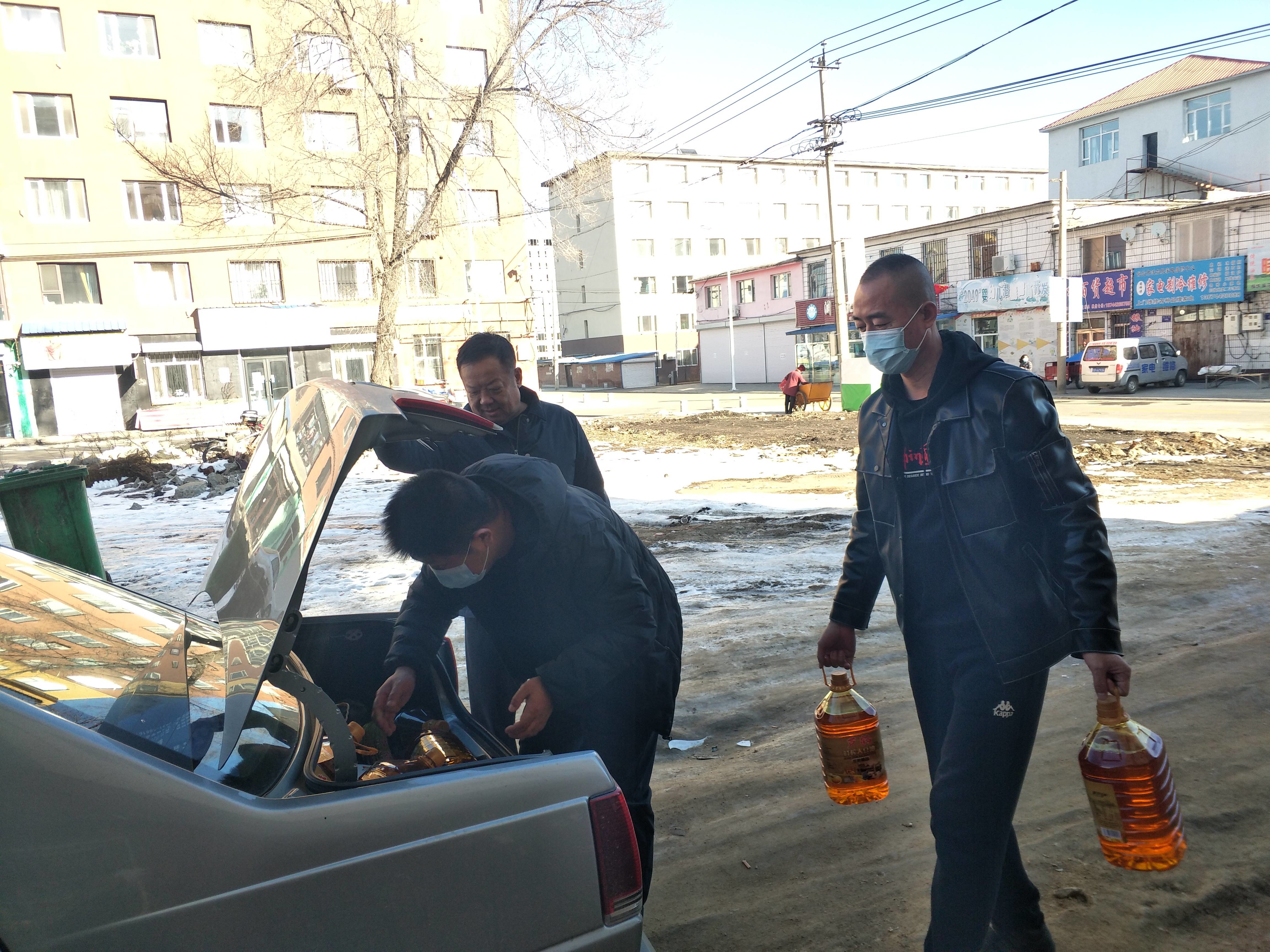 舒兰市人社局：走访慰问驻地社区困难群众