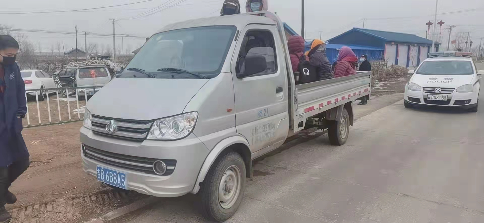 舒兰市公安局交通管理大队 查获一起货车违法载人行为