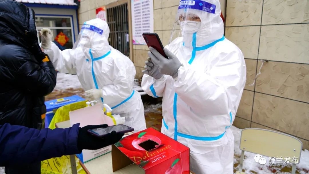 同心抗疫丨李春燕：三尺讲台桃李芬芳 抗疫前沿使命担当