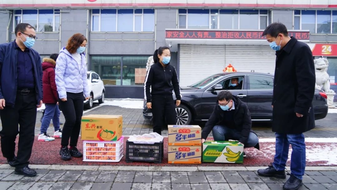 舒兰市领导慰问疫情防控工作人员