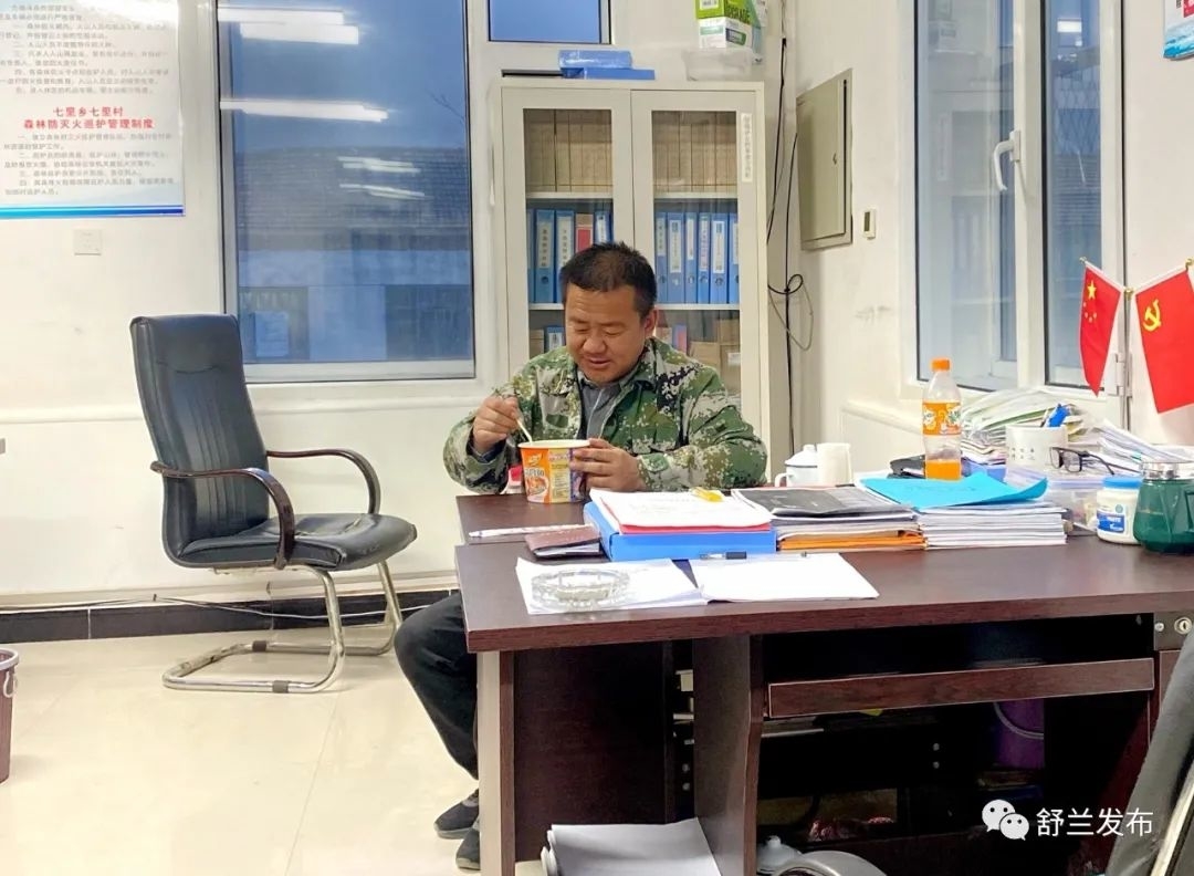 我的抗疫故事丨张胜奎：战疫一线上的&ldquo;泡面书记&rdquo;