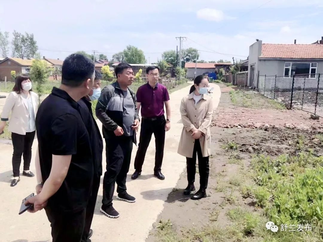 舒兰市领导到莲花乡调研指导脱贫攻坚成果后评估和&ldquo;七边&rdquo;环境卫生综合整治等工作