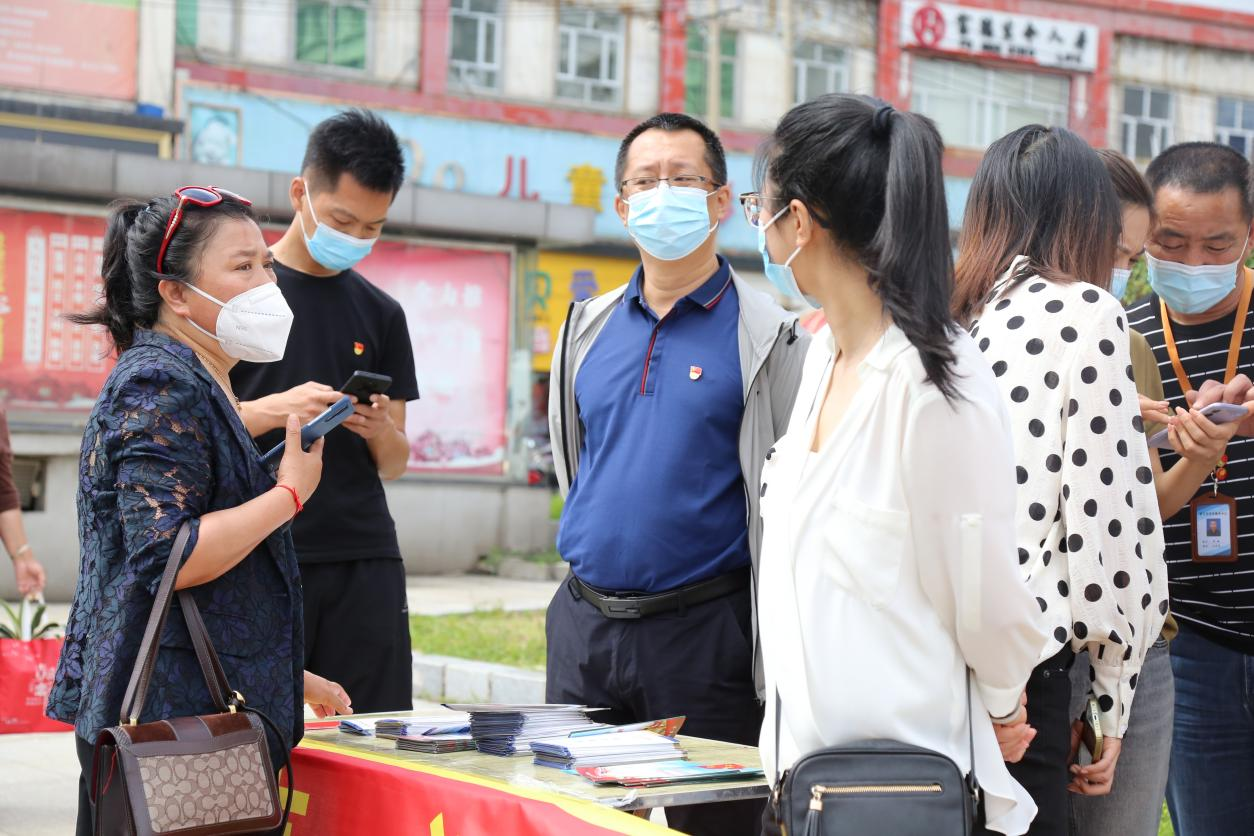 舒兰市社保局开展&ldquo;6&middot;14信用记录关爱日暨诚信建设万里行&rdquo;主题宣传活动