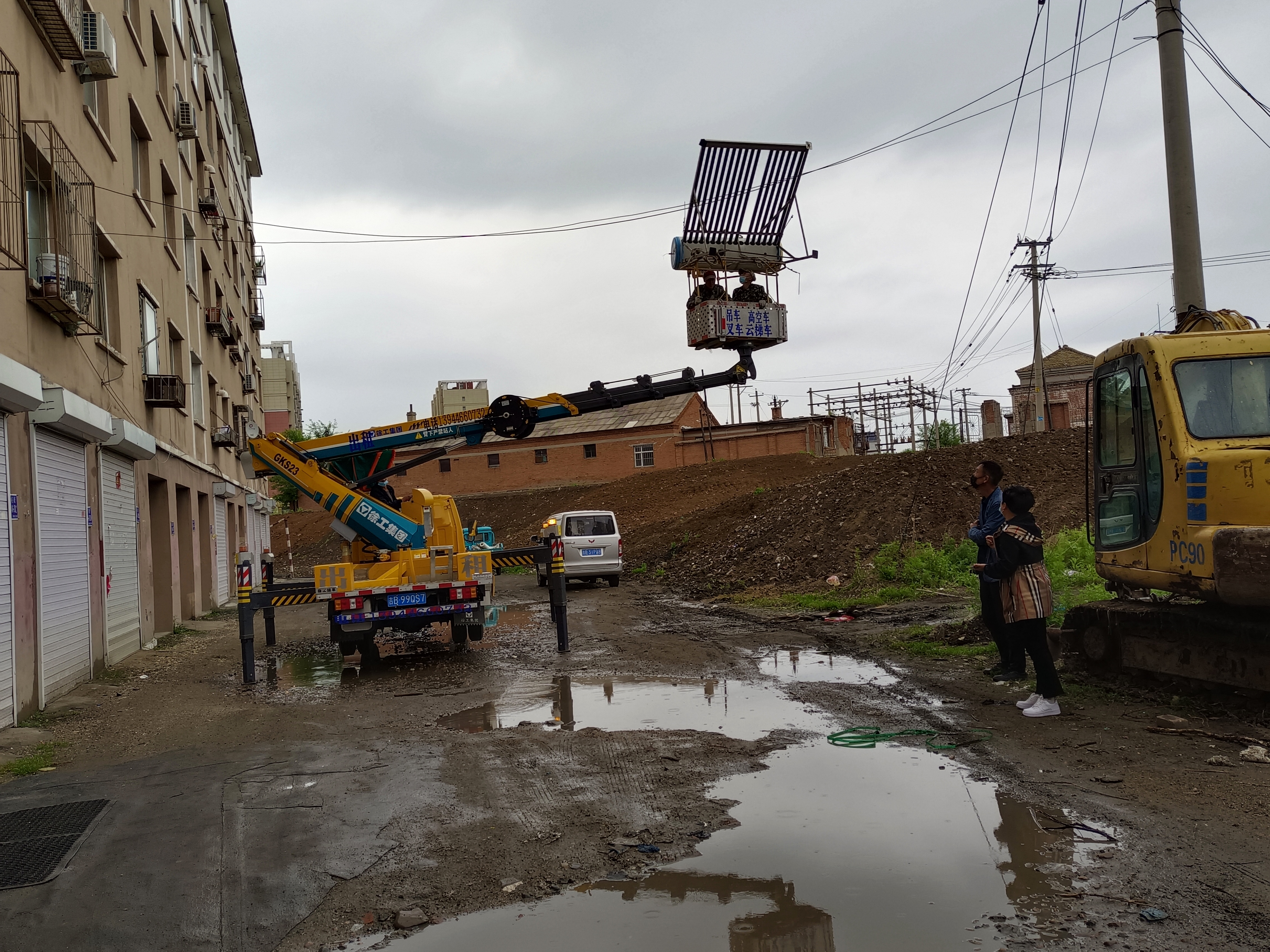 我为群众办实事丨舒兰市南城街道新村社区：拆除废弃太阳能  消除高空安全隐患