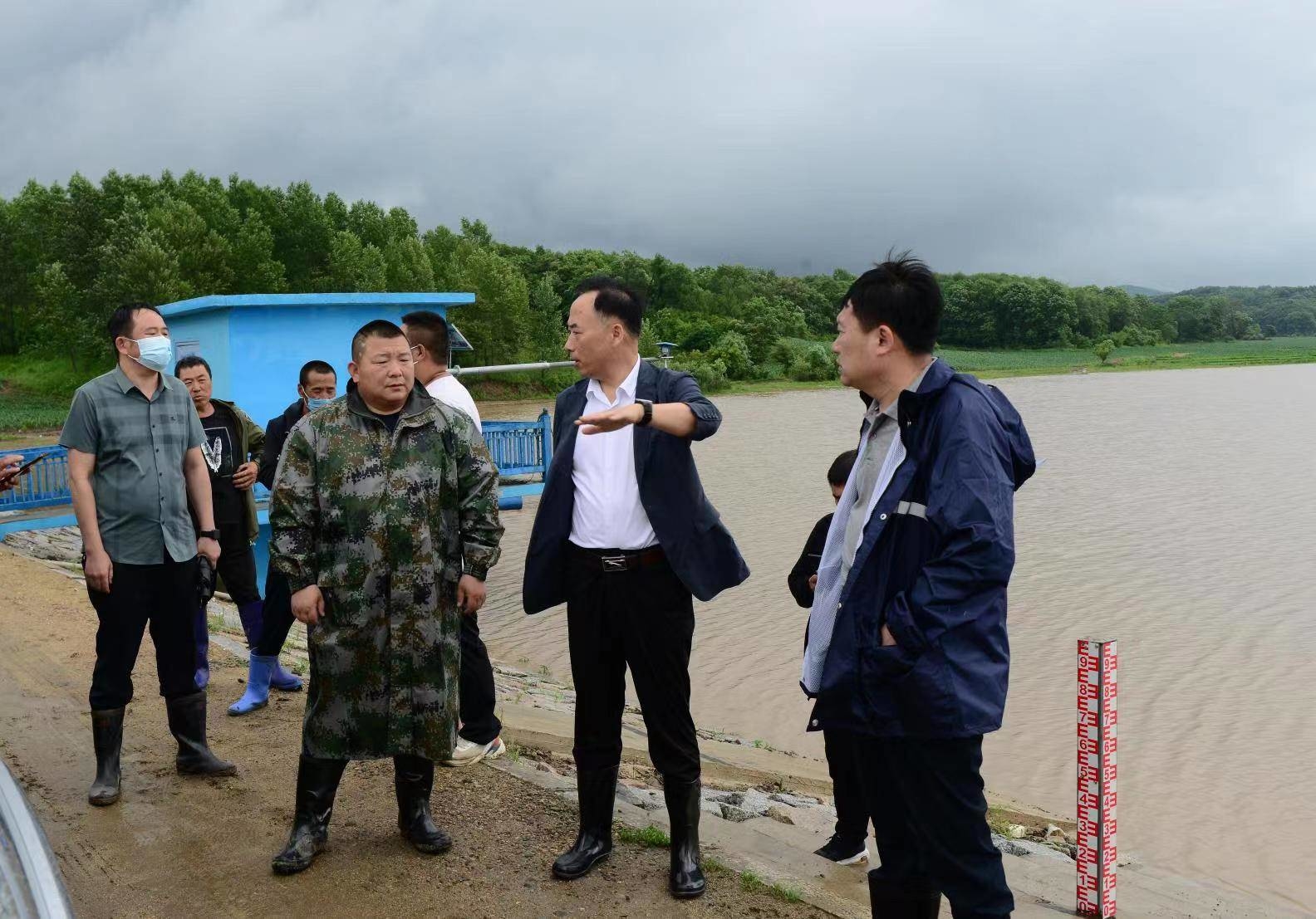 舒兰市领导到水曲柳镇检查防汛工作