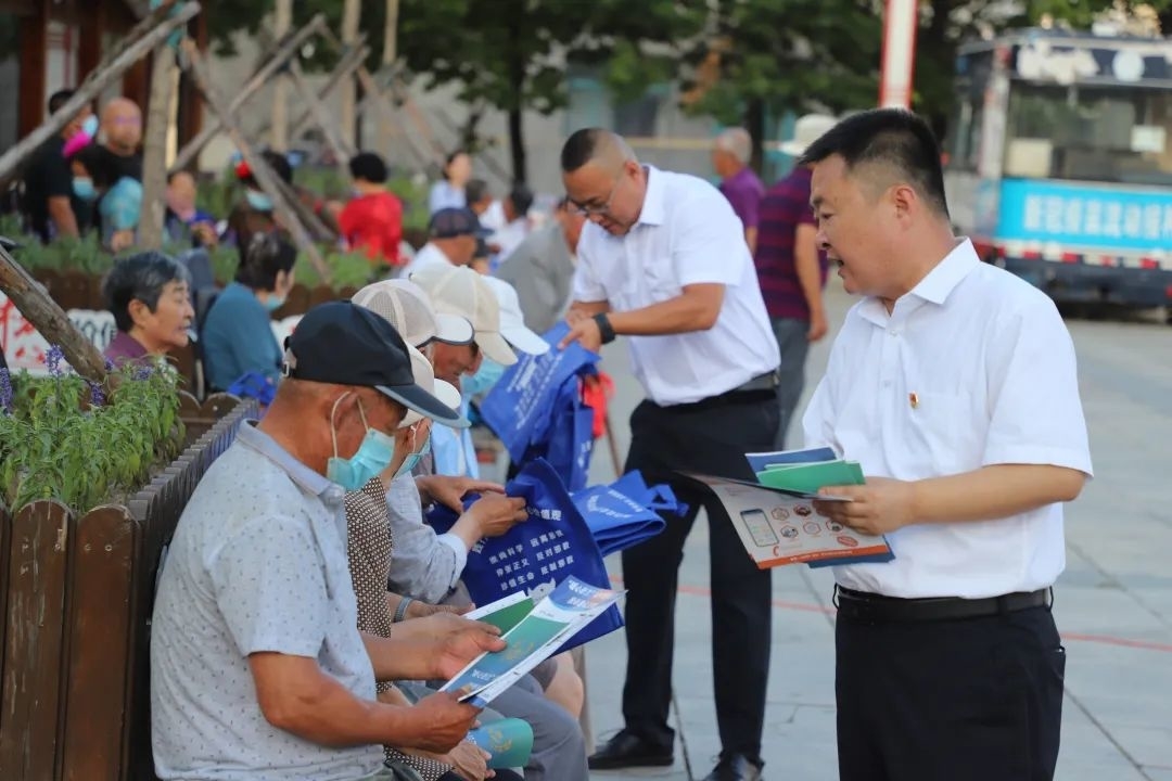 法治丨舒兰市委政法委组织开展&ldquo;法治宣传进广场 服务群众零距离&rdquo;主题宣传活动