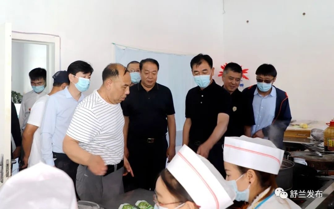 舒兰市人大常委会视察全市劳动就业培训工作