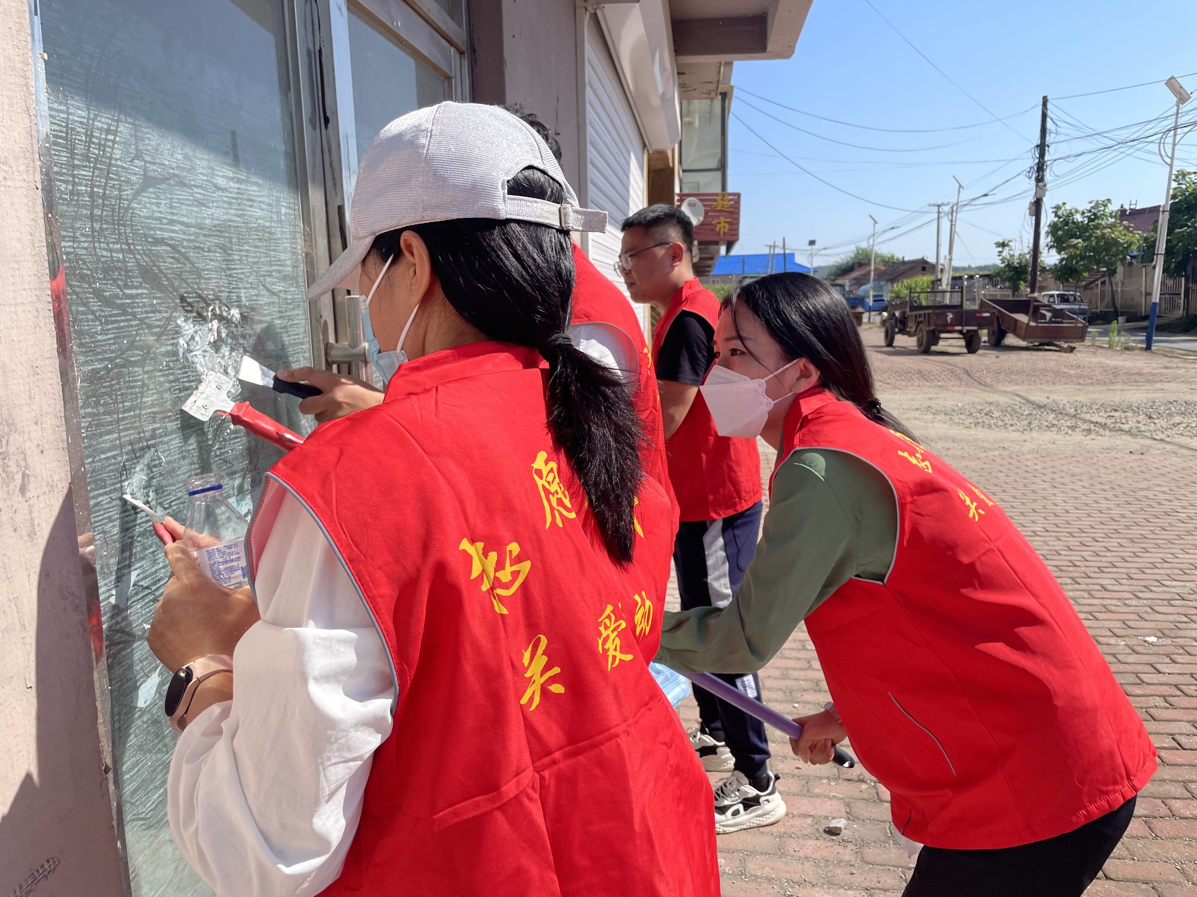 美丽乡村健康跑 携手共治&ldquo;野广告&rdquo;