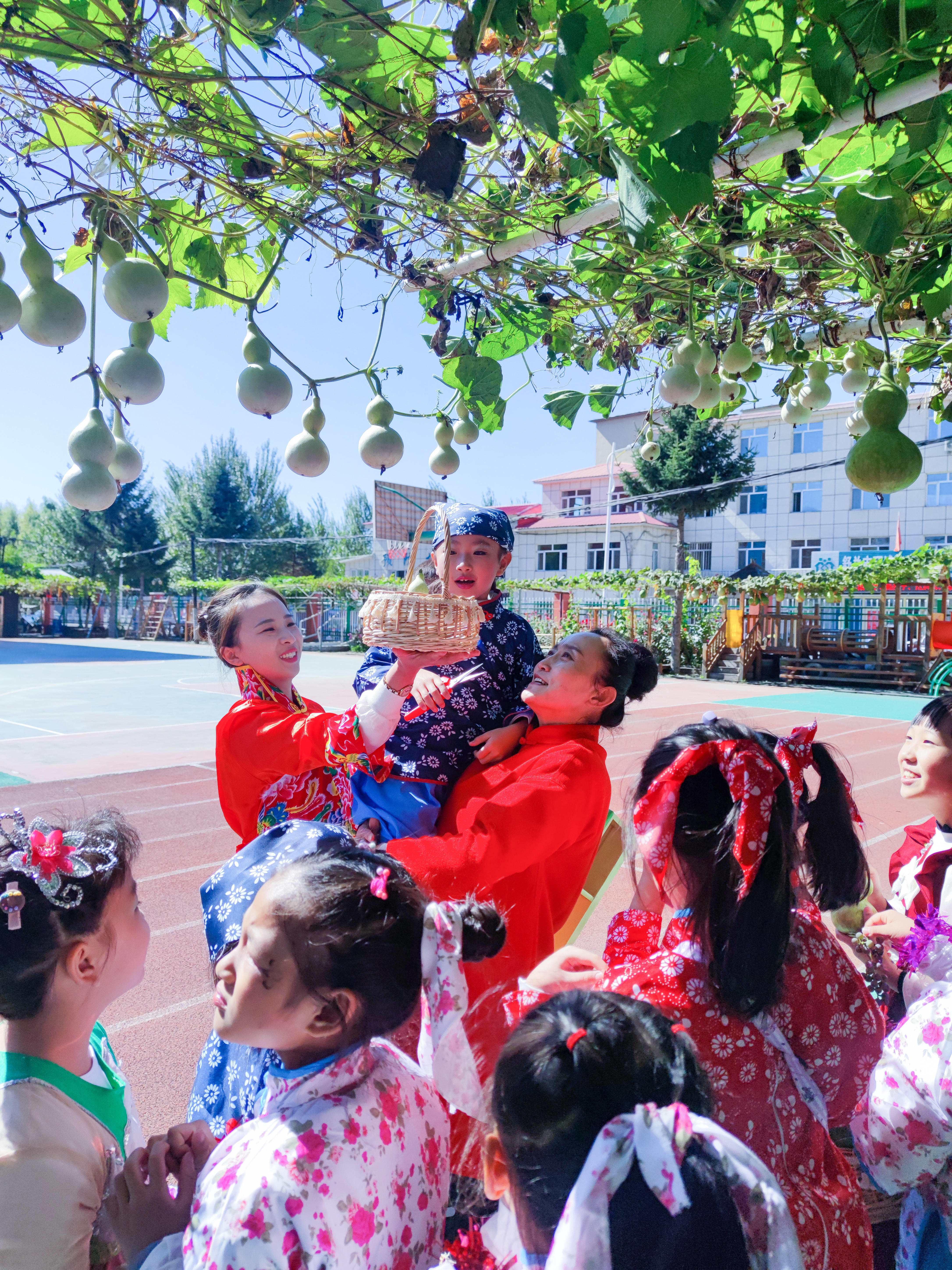 舒兰市第二实验小学开展第三届校园丰收节活动