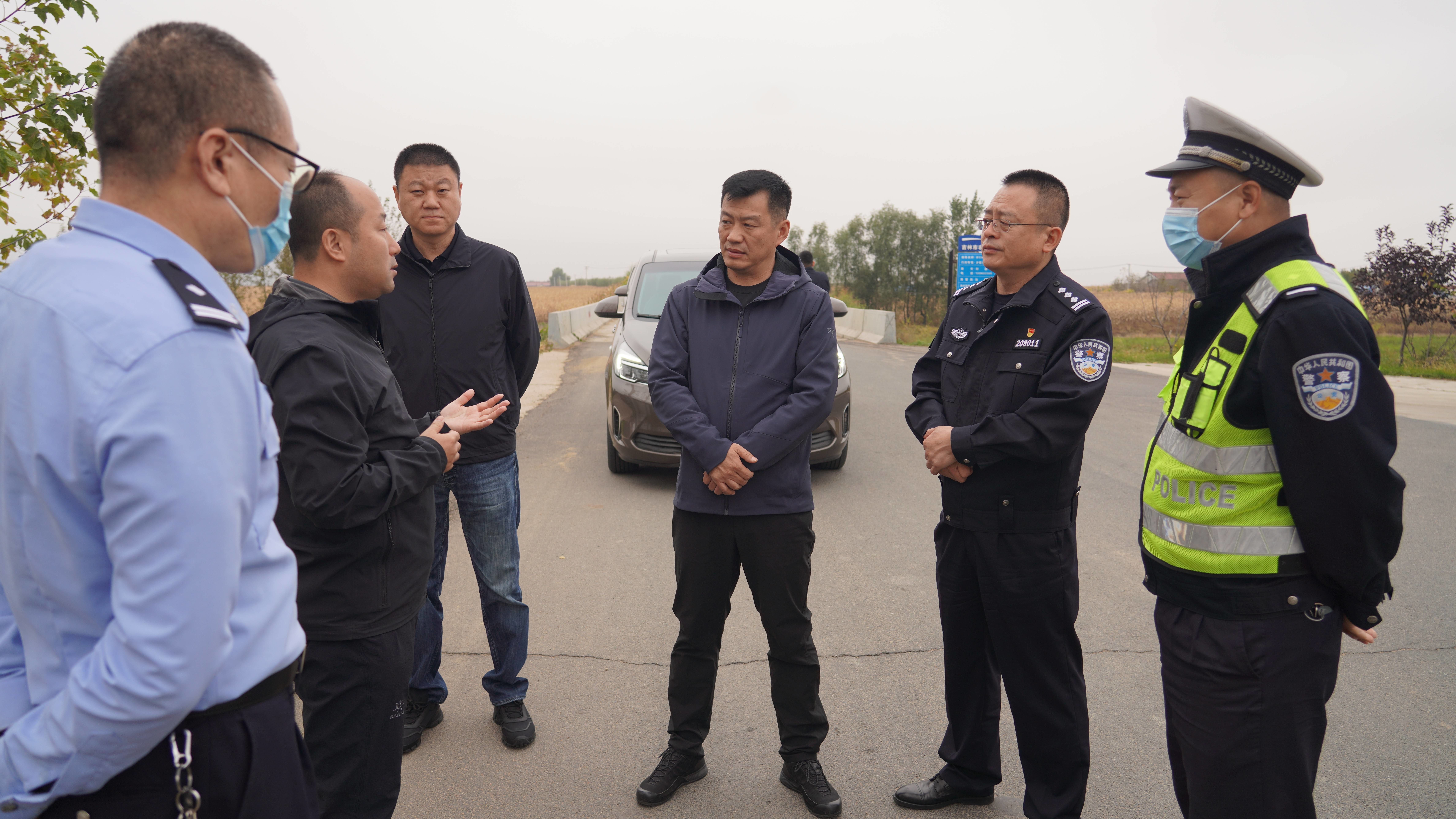 舒兰市领导督导检查道路交通安全和常态化疫情防控工作