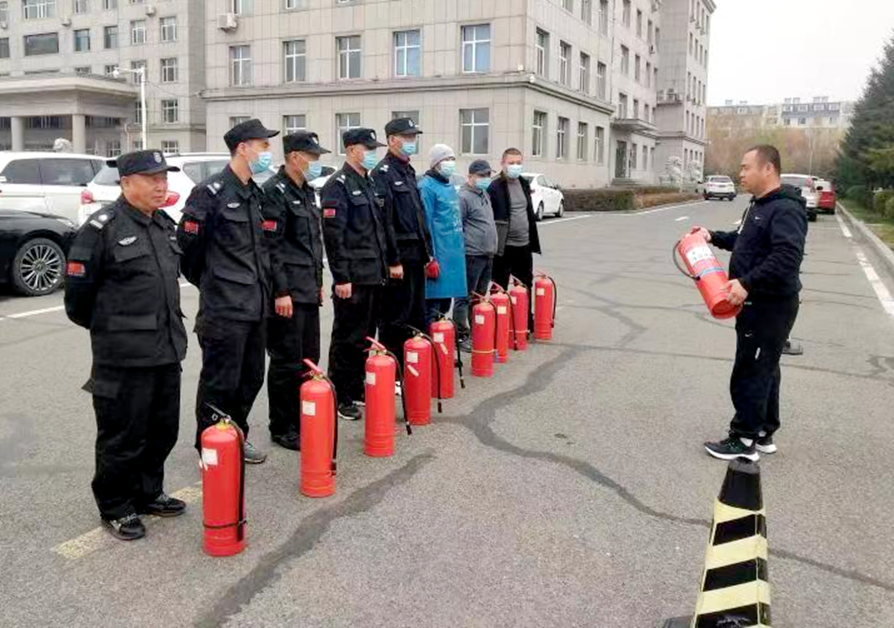 舒兰市机关事务服务中心开展消防安全灭火演练活动