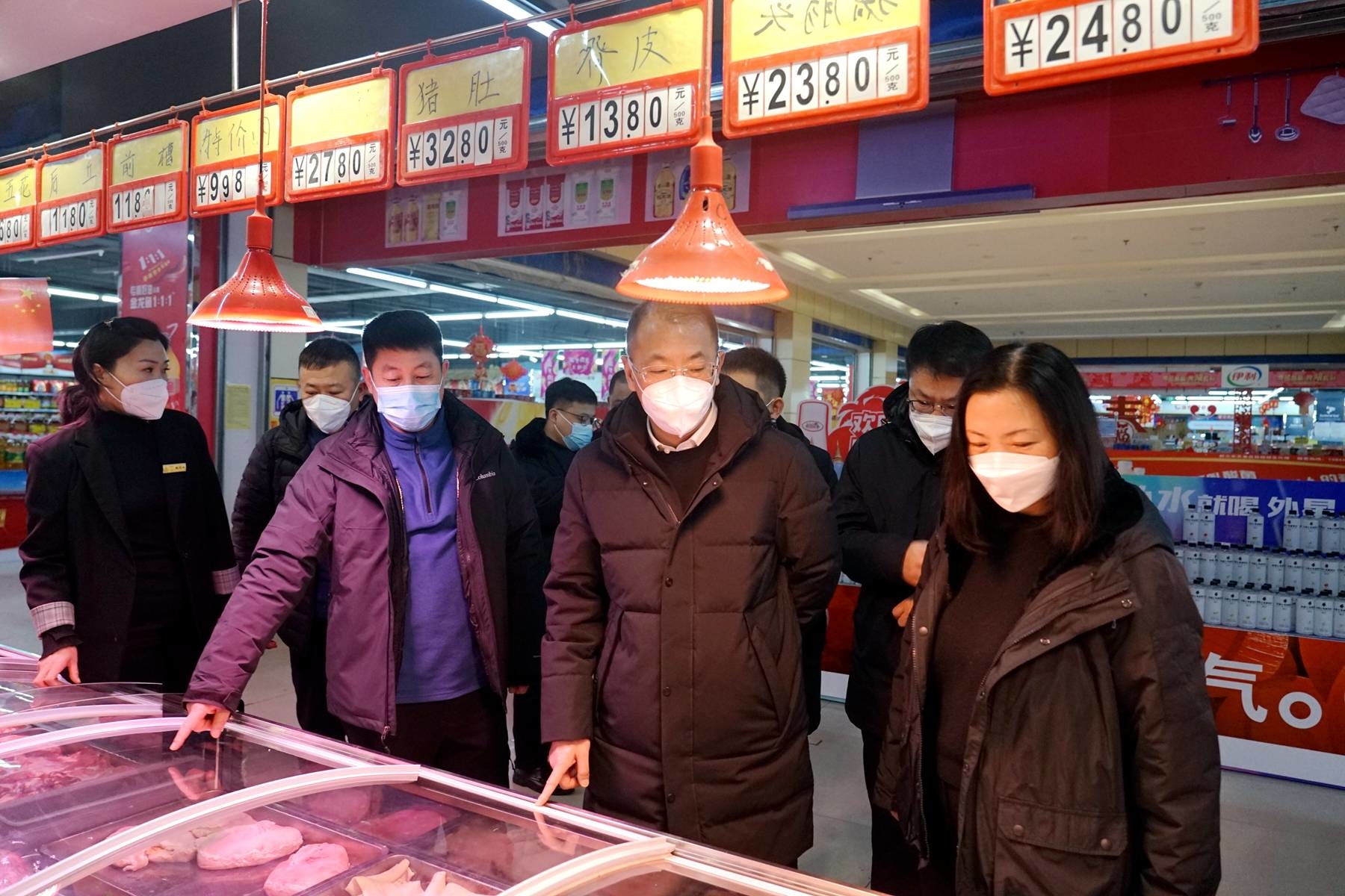 舒兰市市长陈雪松开展春节前安全生产检查和走访慰问活动​