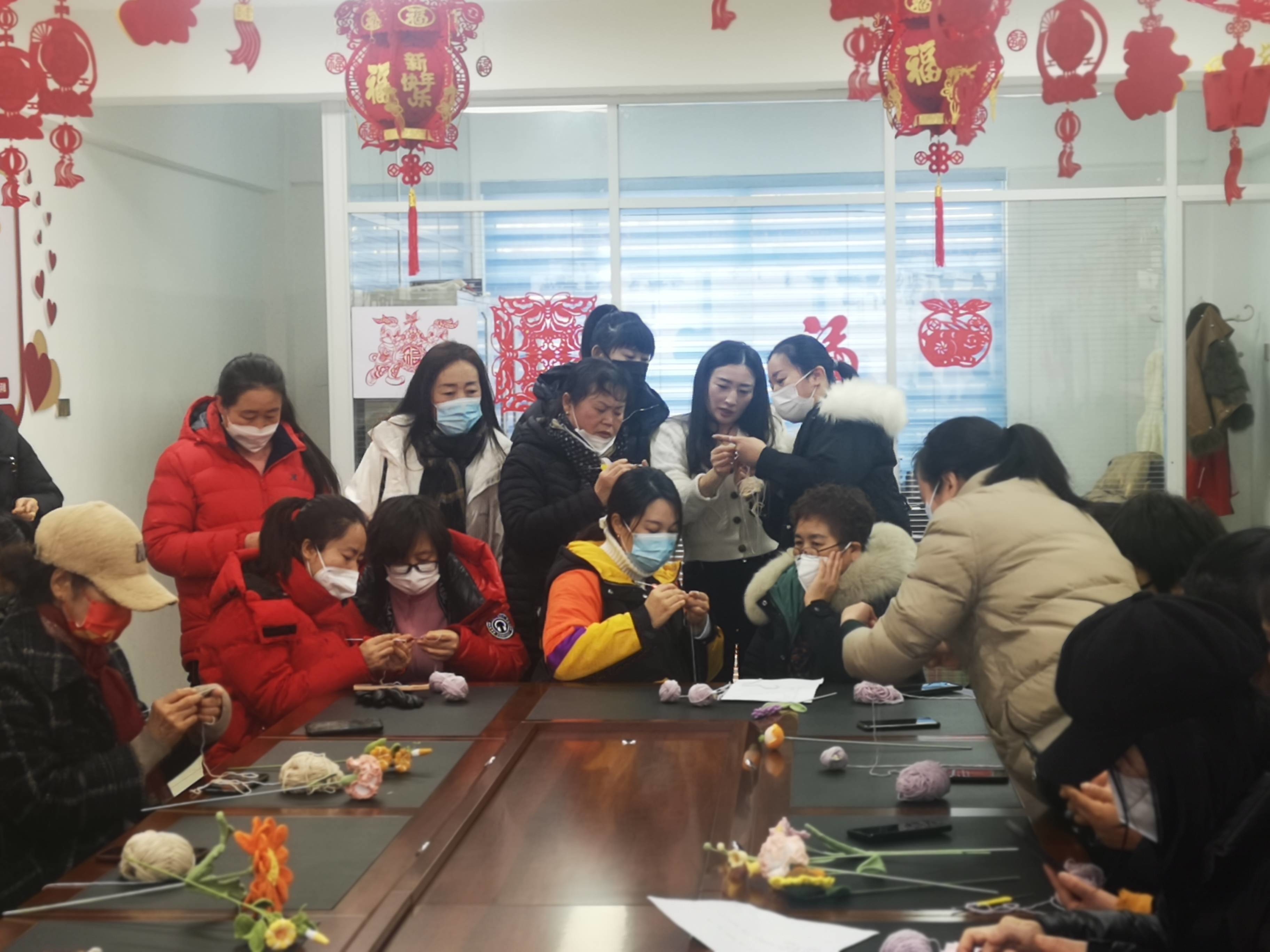 舒兰市滨河街道开展钩织培训 带动妇女就业