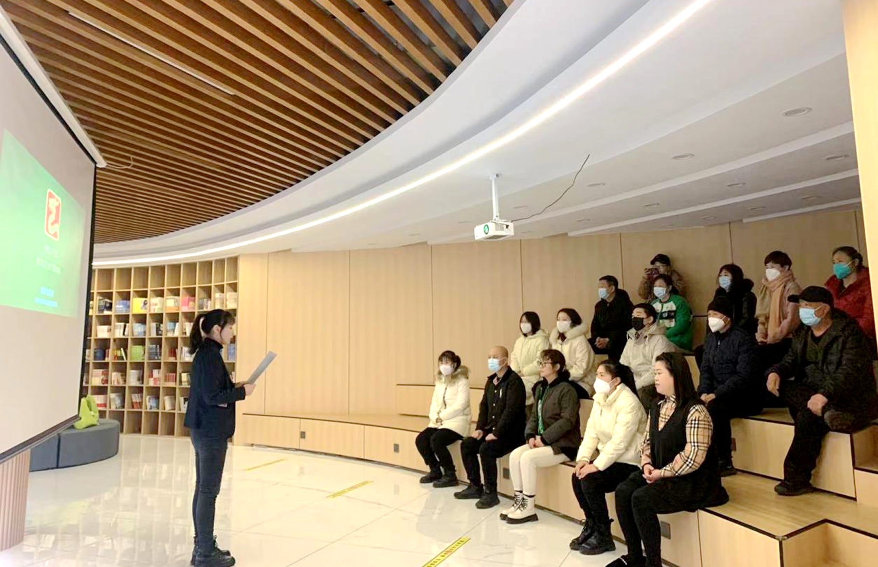 创城进行时丨舒兰市南城街道：红色电影进社区 助力创建文明城