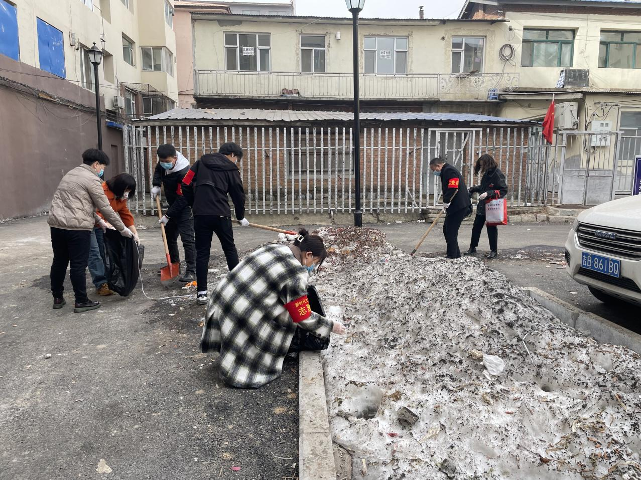 创城进行时丨舒兰市司法局开展卫生清洁志愿服务活动