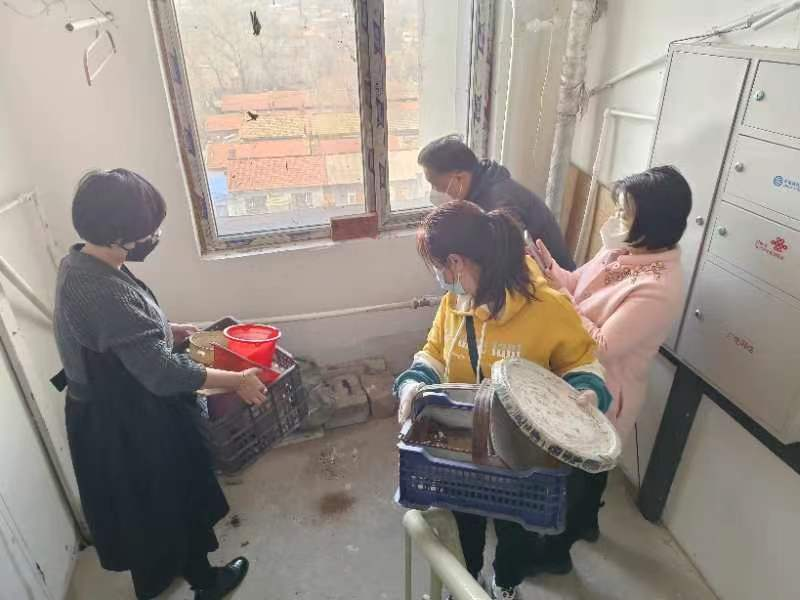 创城进行时丨舒兰市工信局：清理楼道杂物 消除安全隐患