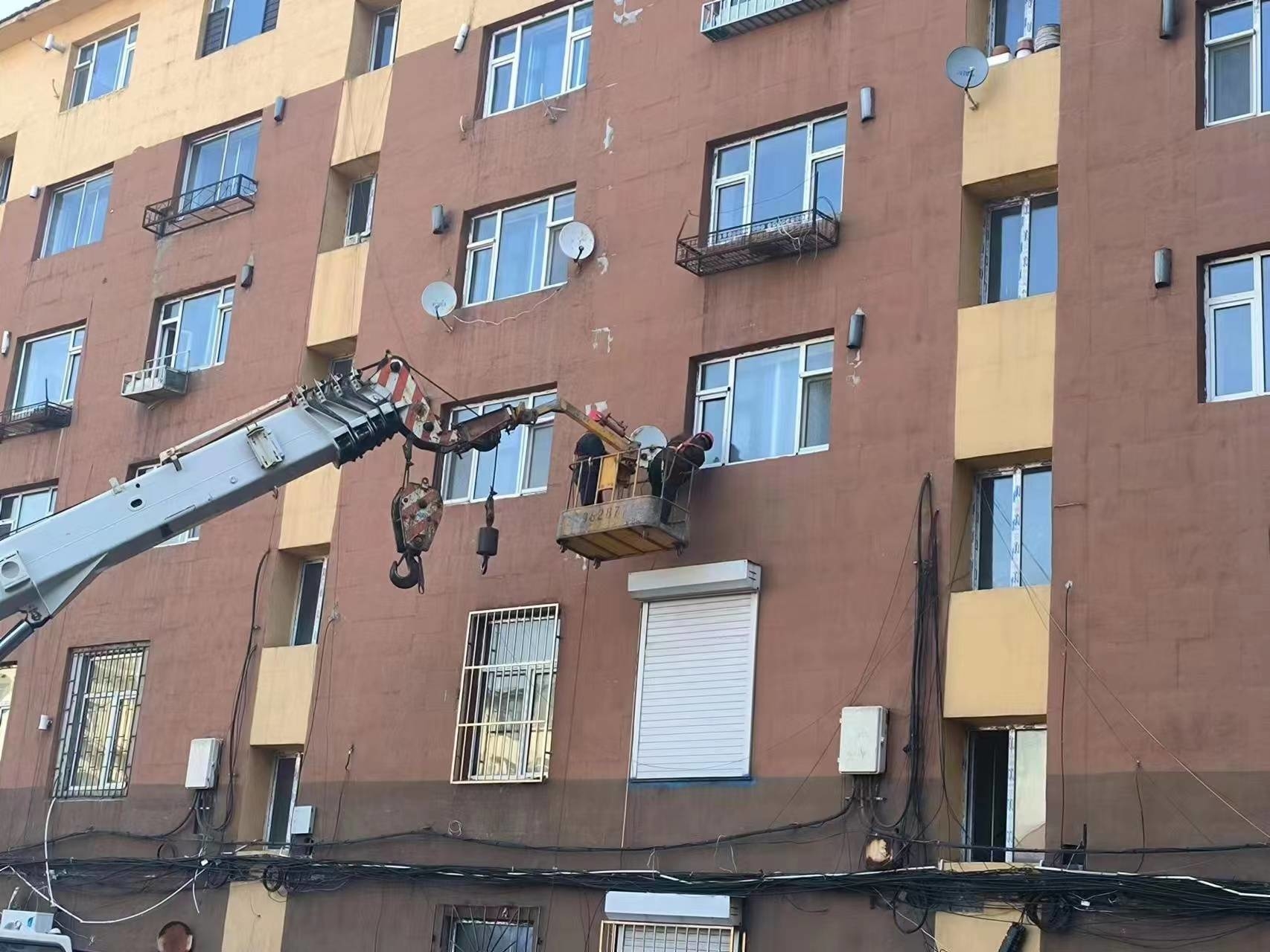 创城进行时丨拆除！舒兰市南城街道集中整治&ldquo;小锅盖&rdquo;