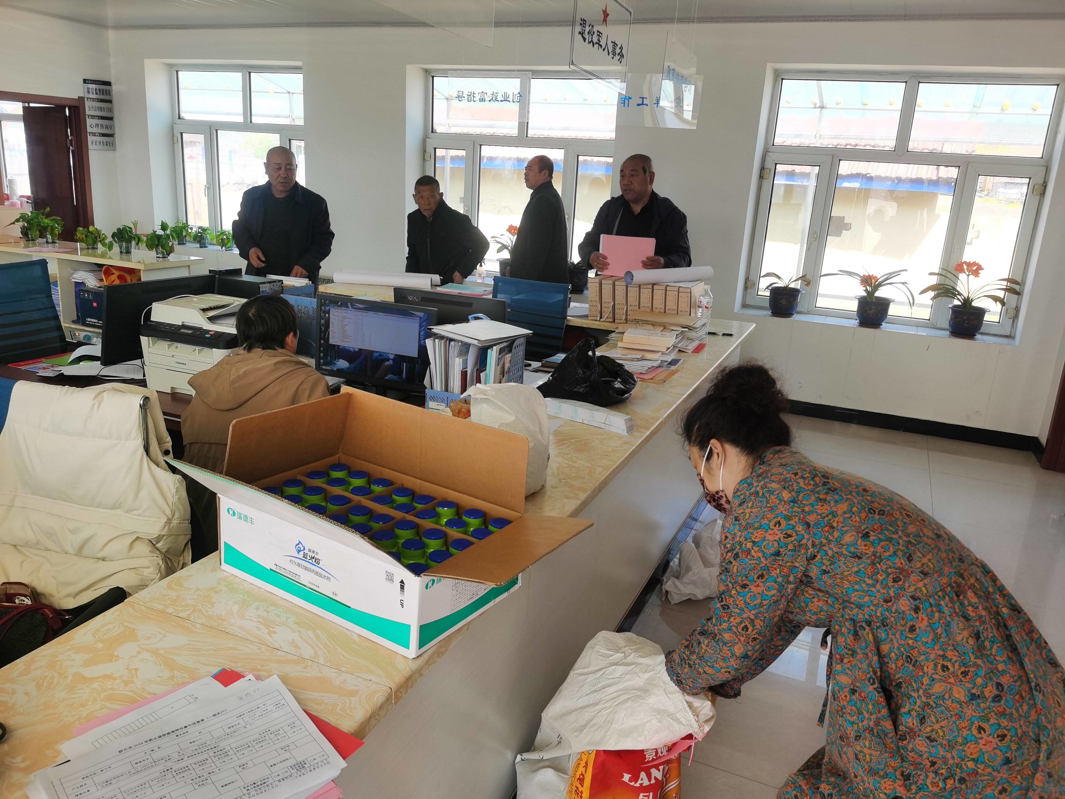 人居环境整治丨舒兰市新安乡桃源村免费发放菊花籽美化居住环境