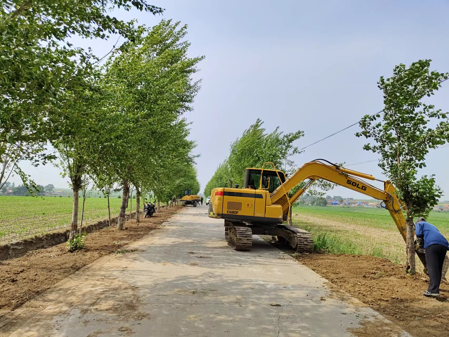 人居环境整治丨舒兰市天德乡实施&ldquo;路田分离&rdquo; 美化公路形象
