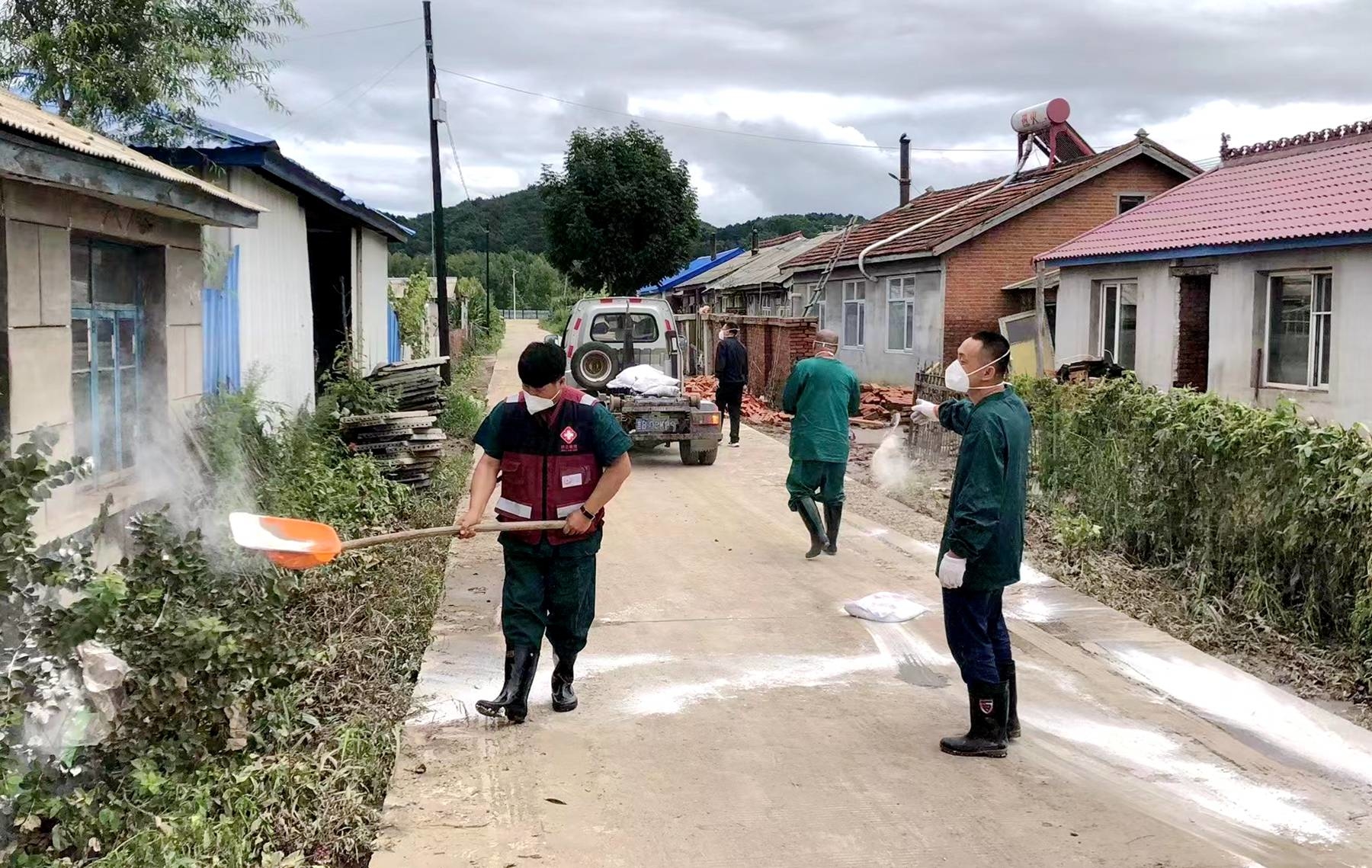 舒兰市金马镇开展灾后消毒防疫工作