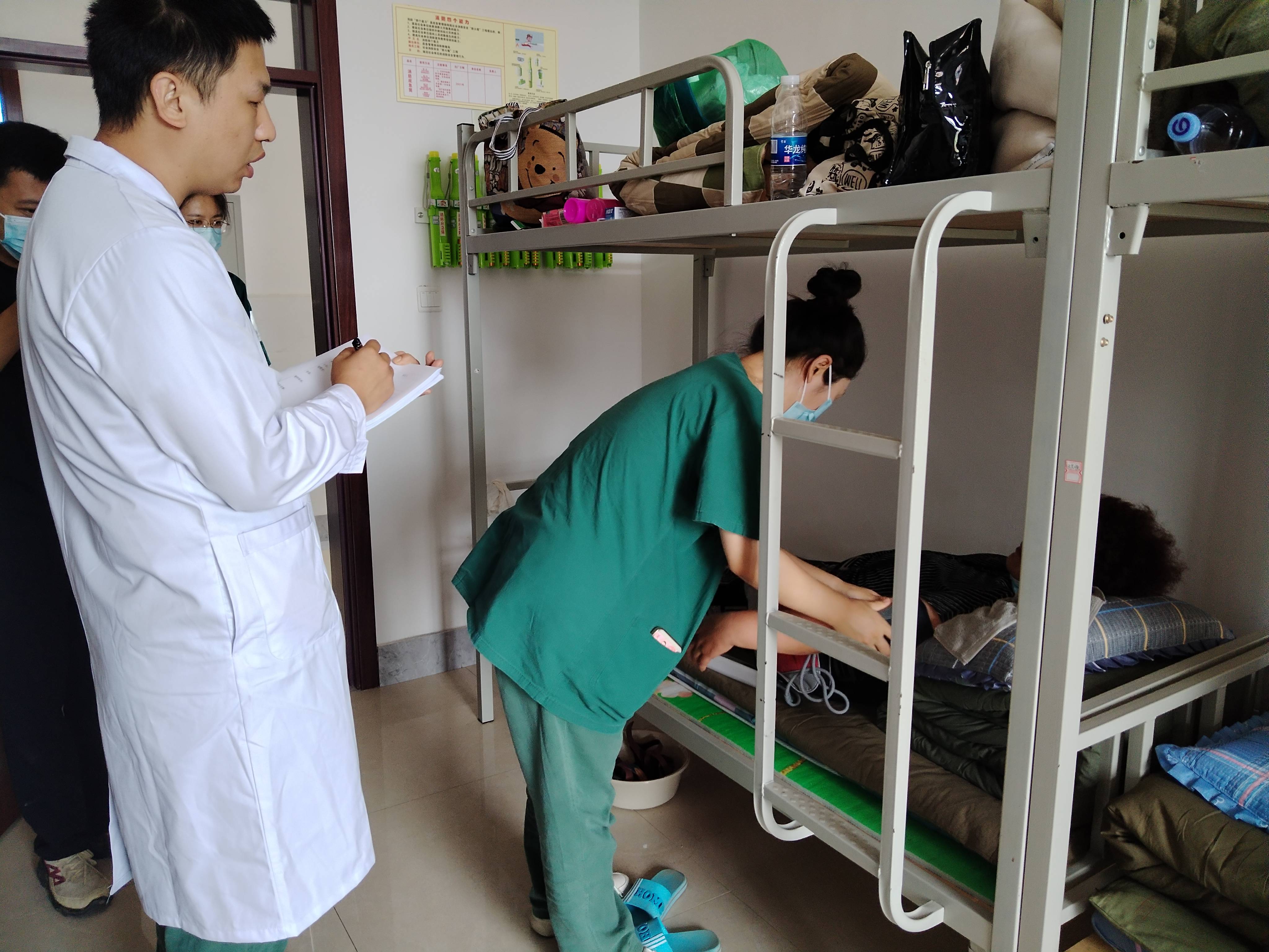 省市医疗救助队下沉受灾一线开展救治服务