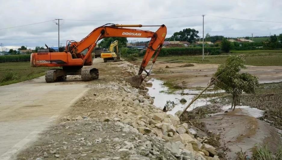 抢出&ldquo;超常速度&rdquo; 架起&ldquo;生命桥梁&rdquo;&mdash;&mdash;社会各界全力打赢舒兰灾区抢通抢修攻坚战纪实