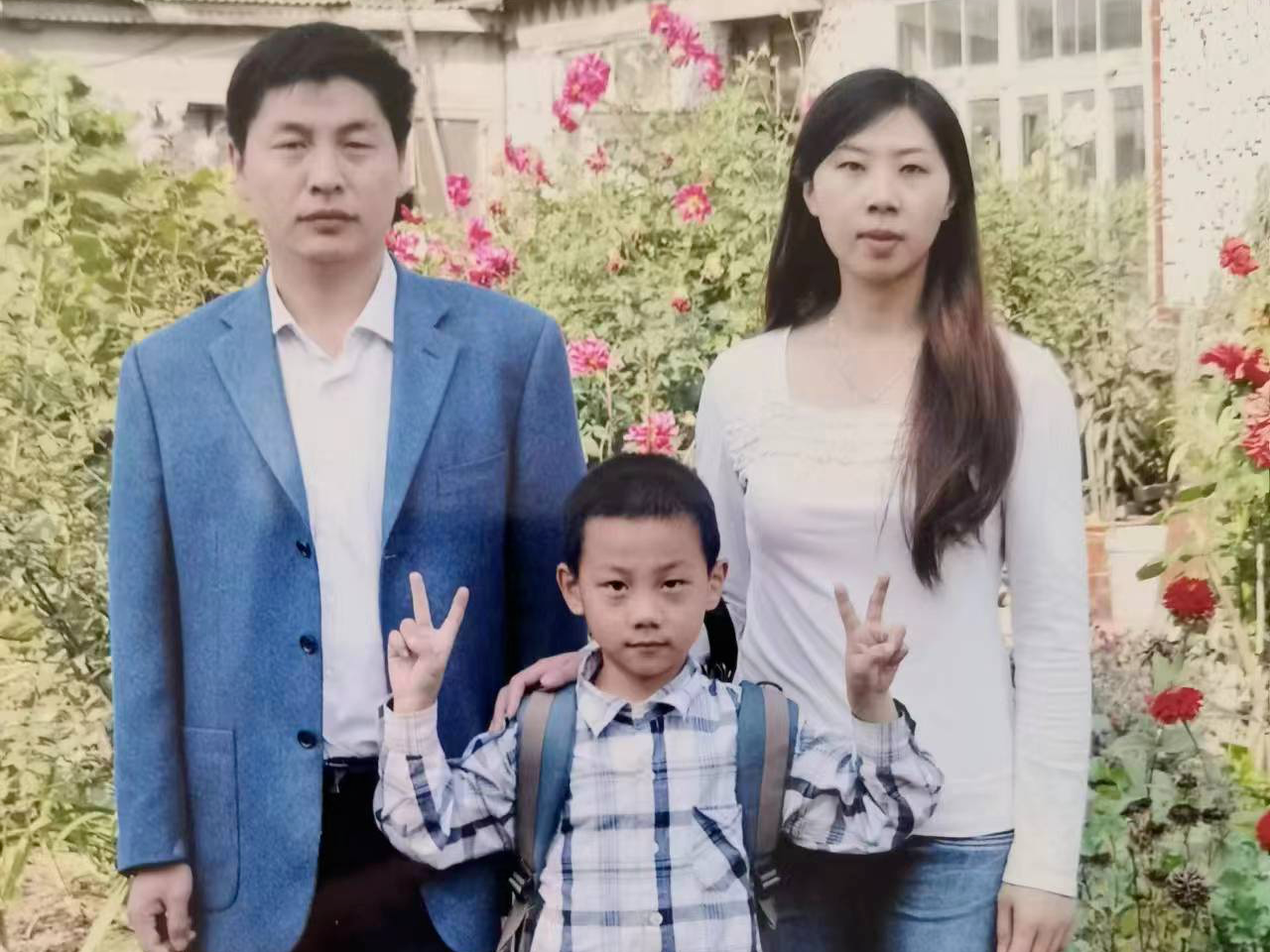 洪流英烈丨妻儿追忆骆旭东：暴雨之夜，顾家的丈夫、爱笑的爸爸走了