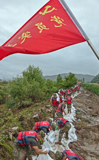 哪里有困难和危险 哪里就有人民子弟兵