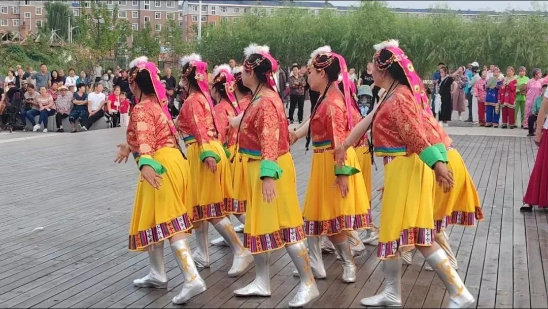 舒兰市部分离退休党支部联合举办纪念抗战胜利文艺演出