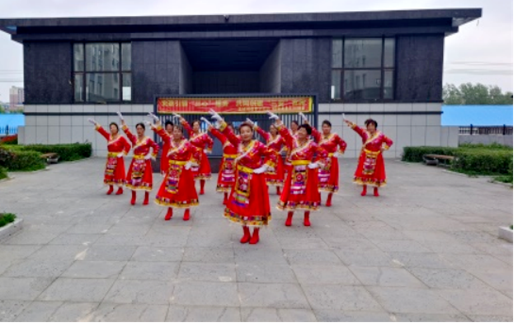 舒兰市北城街道育才社区开展幸福邻里联谊活动