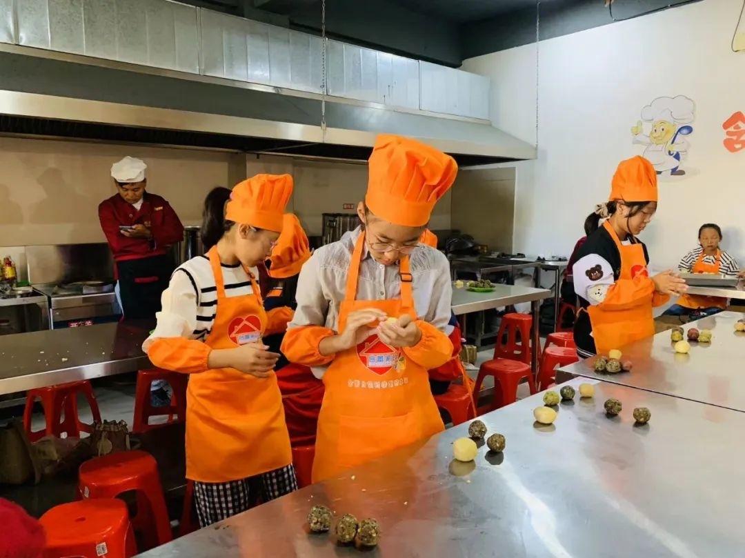 共青团舒兰市委七彩公益课堂开课