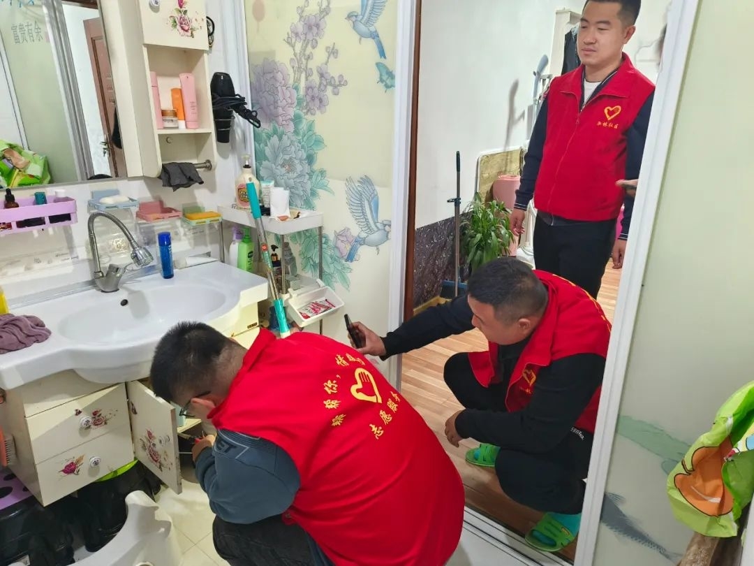 新时代文明实践丨舒兰市滨河街道泓林社区：水电维修志愿服务暖民心