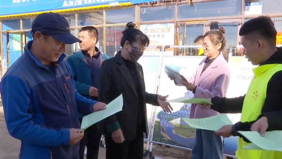 舒兰市河长制办公室组织果实志愿服务队到白旗镇开展宣传活动