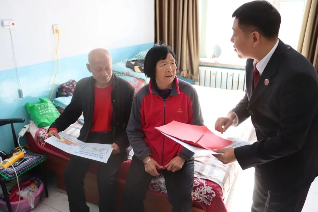 舒兰市人民检察院开展防范养老诈骗宣传活动