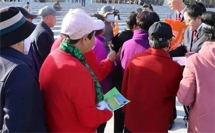 学法用法丨舒兰市人民检察院开展打击非法医美普法宣传活动